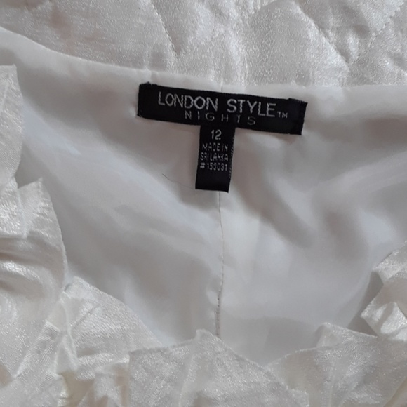 London Style SALE NWT white ruffle dress sz 12 - Picture 4 of 8